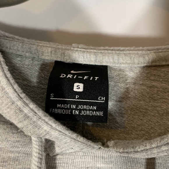 Nike Dri-Fit Grey Cropped Sweater - Picture 6 of 7